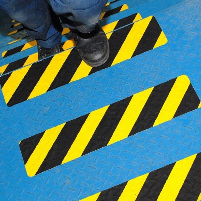 Banda Antiderapanta Pentru Forme Neregulate-Benzi Adezive Antialunecare